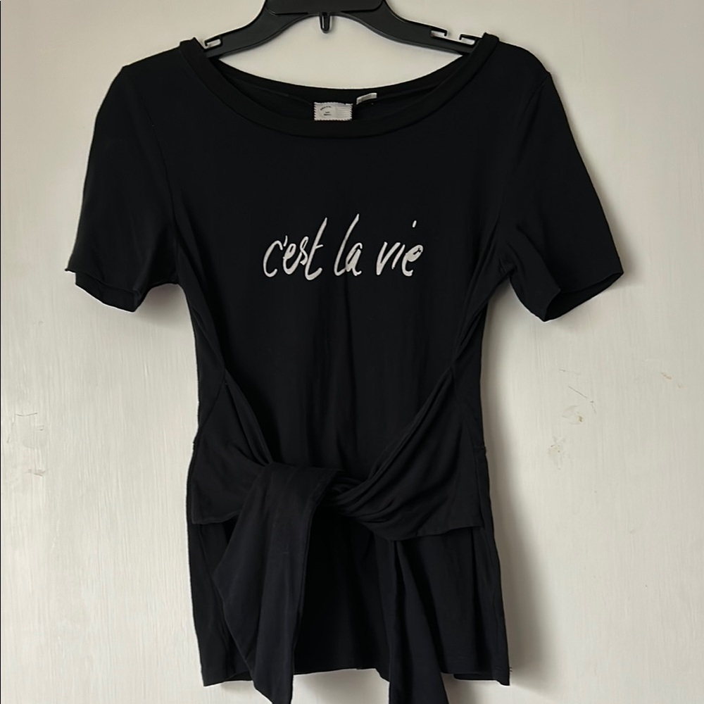 Anthropologie tie front tee shirt with 'C'est La Vie' Print